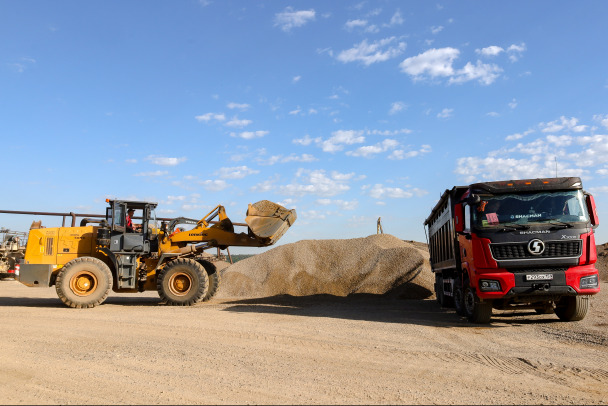 Гибель шофера на карьере под Выборгом стала уголовным делом. Объясняется со следователями другой водитель