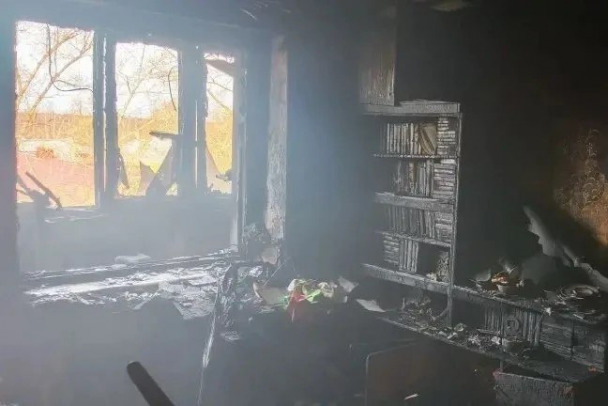 После пожара в Шлиссельбурге 88-летний пенсионер в больнице с ожогами