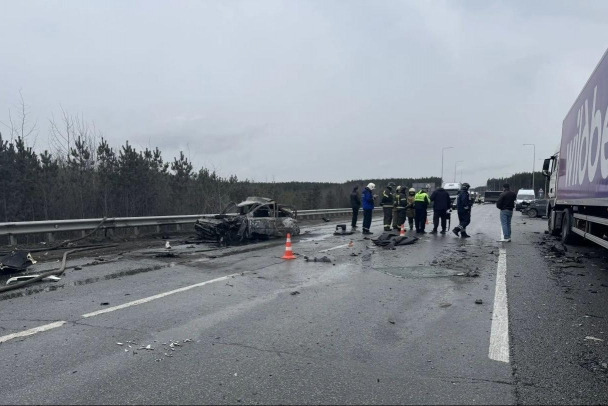 В массовом ДТП на Урале погибли четыре ребенка. Трое пострадали