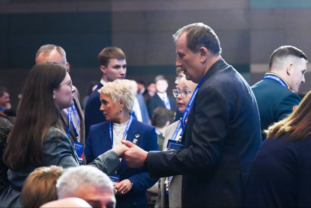 Дрозденко рассказал, что знает, что такое любовь. Предложил звонить