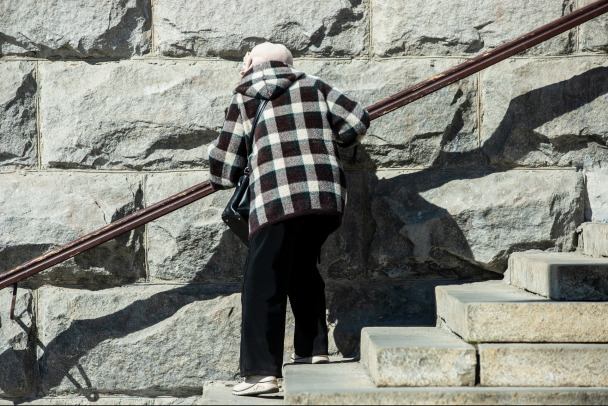 В Петербурге пропала 88-летняя пенсионерка. Могла потерять память