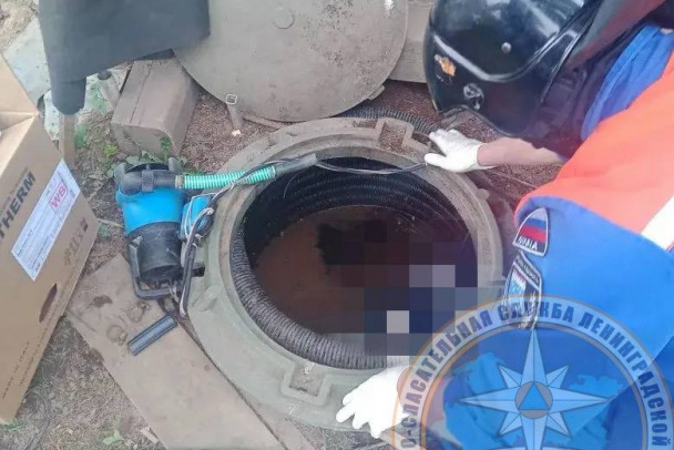 Под Гатчиной пенсионер погиб, упав в колодец на стройке дома