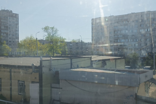 Порядка 40 минут. В Ленобласти задерживаются поезда между Петербургом и Лугой