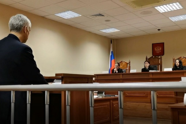 Четыре машины, пять квартир. Бывший замглавы Росавтодора и близкие прощаются с участком и домом в Ленобласти и не только