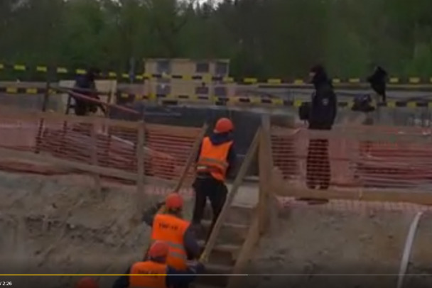 Чертову дюжину нелегалов поймали на стройке на севере Петербурга