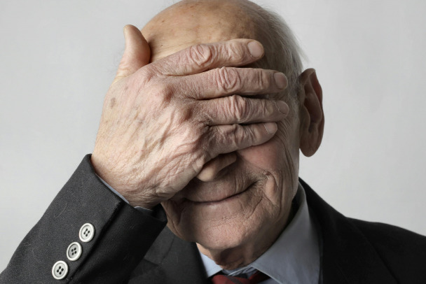 83-летний в Синявино отдал дропу 6 млн рублей