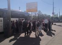 посадка на автобус в сторону Соснового Бора на вокзале в Ломоносове
