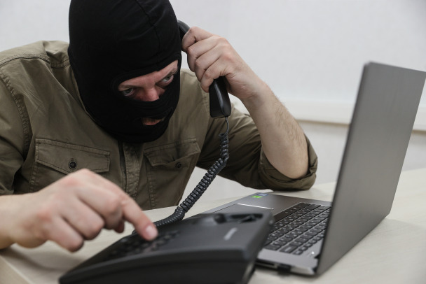 Россиян предупредили о мошенниках, которые обещают компенсации за интернет