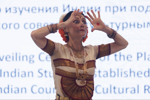 Такого ещё не было. Ленобласть открывает себя в Мумбаи