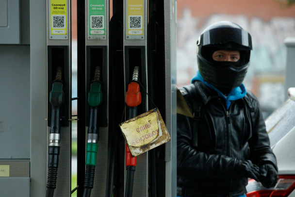 Полиция ищет поджигателя АЗС в Буграх