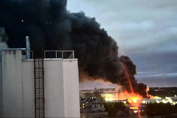 Во Всеволожске горит производство полимеров почти на 6 тысячах квадратов