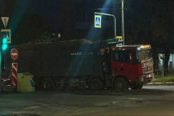 Авария на перекрёстке проспекта Ленина и шоссе Барыбина
