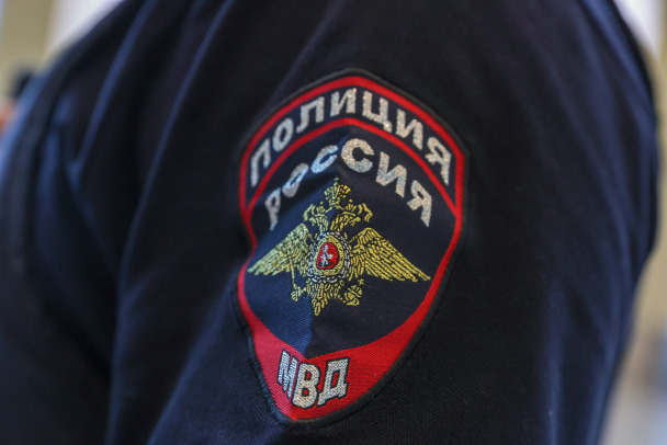 Корыстный помогатор из Сертолово оставил пенсионерку с Васильевского без миллиона и колец