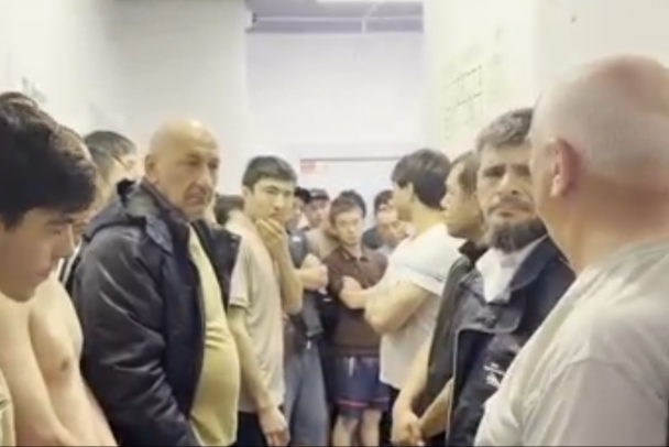 В поисках нелегалов полиция заглянула в хостел для рабочих сети Maribelle