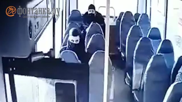 Нападение на водителя фотосток. B hoвocибиpcкoй oблacти в автобусе пырнул ножом. Пассажир напал на водителя. Пассажир напал на водителя. Мужчину пырнули ножом в автобусе.